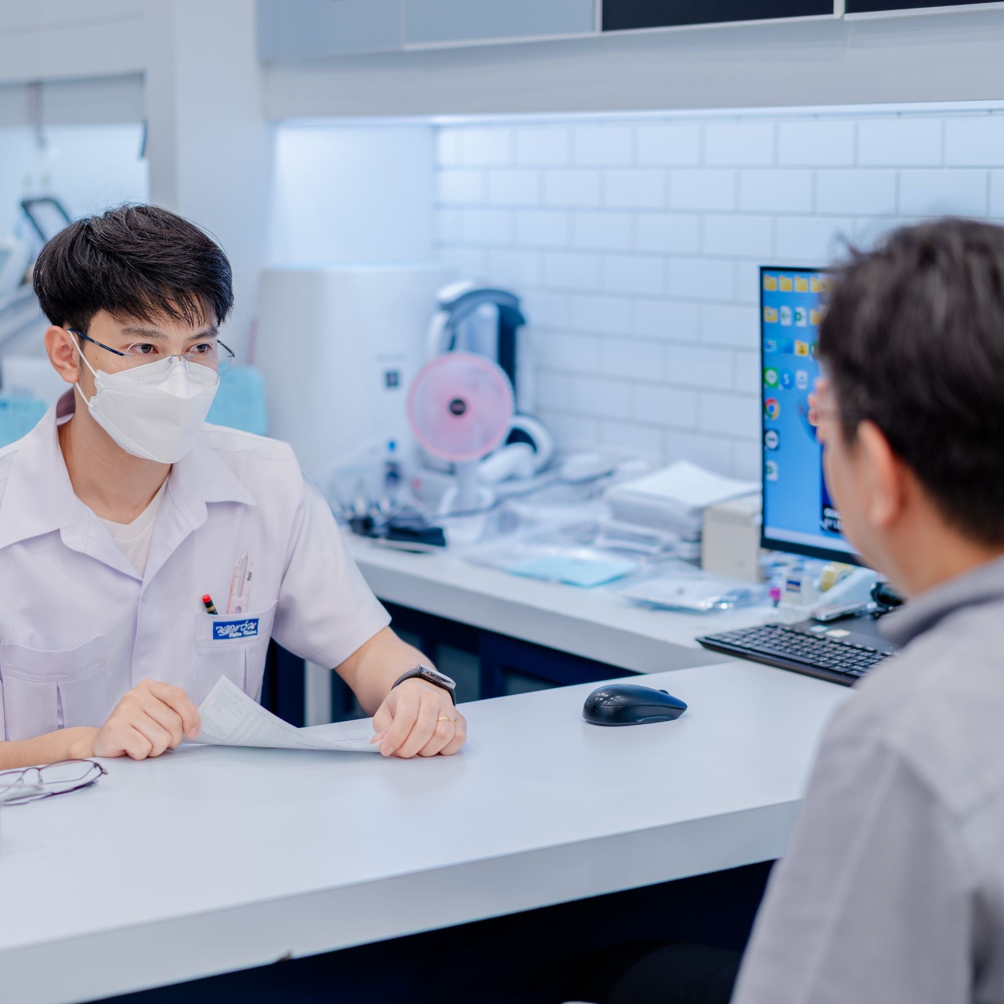 เลนส์แว่นตาแบบไหนดี